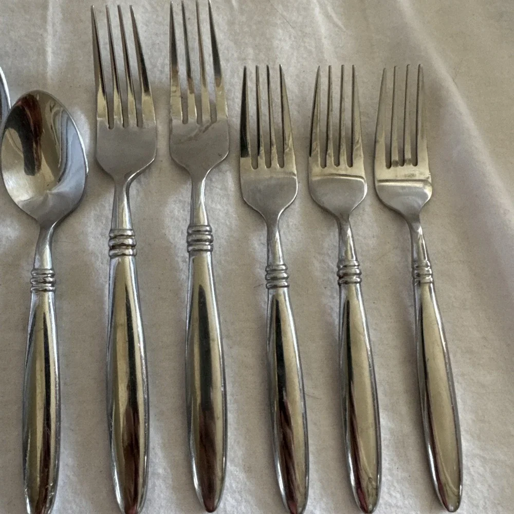 Hampton Silversmiths HSV74 3 Bands 8 Pieces forks, spoons Flatware Silverware